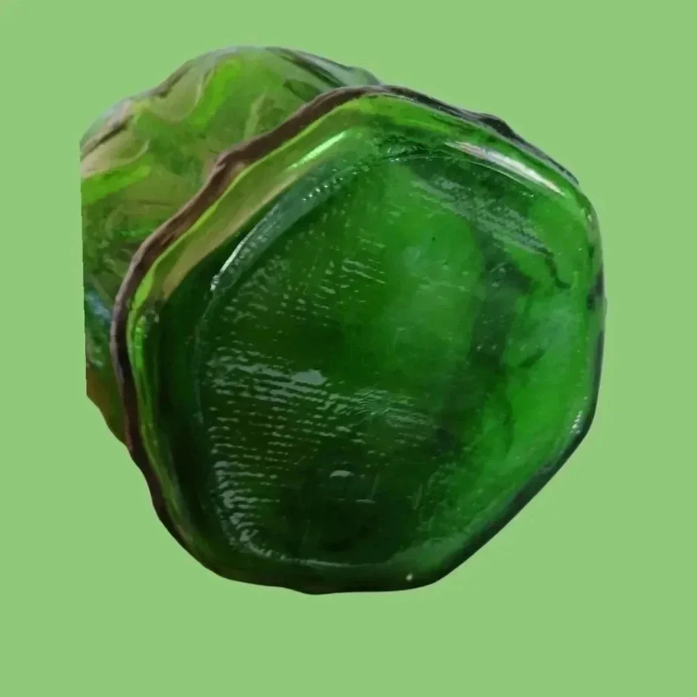 Vtg emerald green glass vase